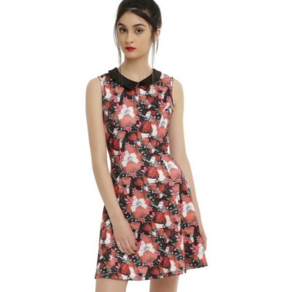 New DISNEY Alice Through the Looking Glass Red Queen Dress M - Picture 1 of 3